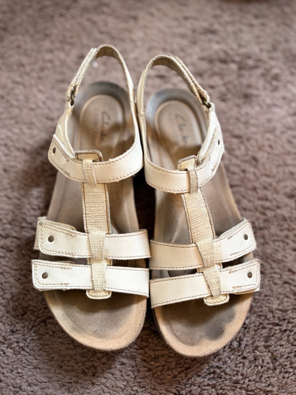 Clark’s Collection White Leather T-Strap Comfort Sandals Size 8